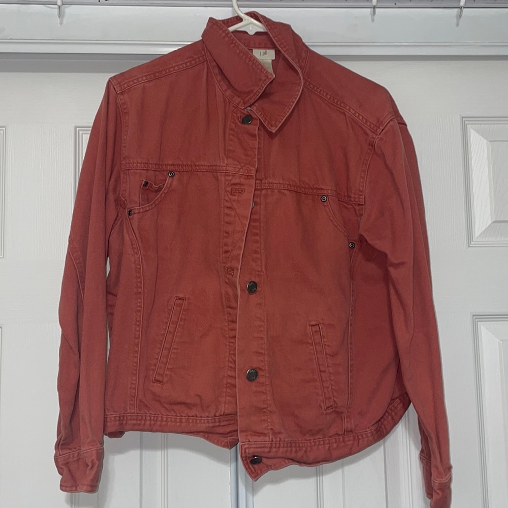 Barely wear. Nice jacket and pretty color!